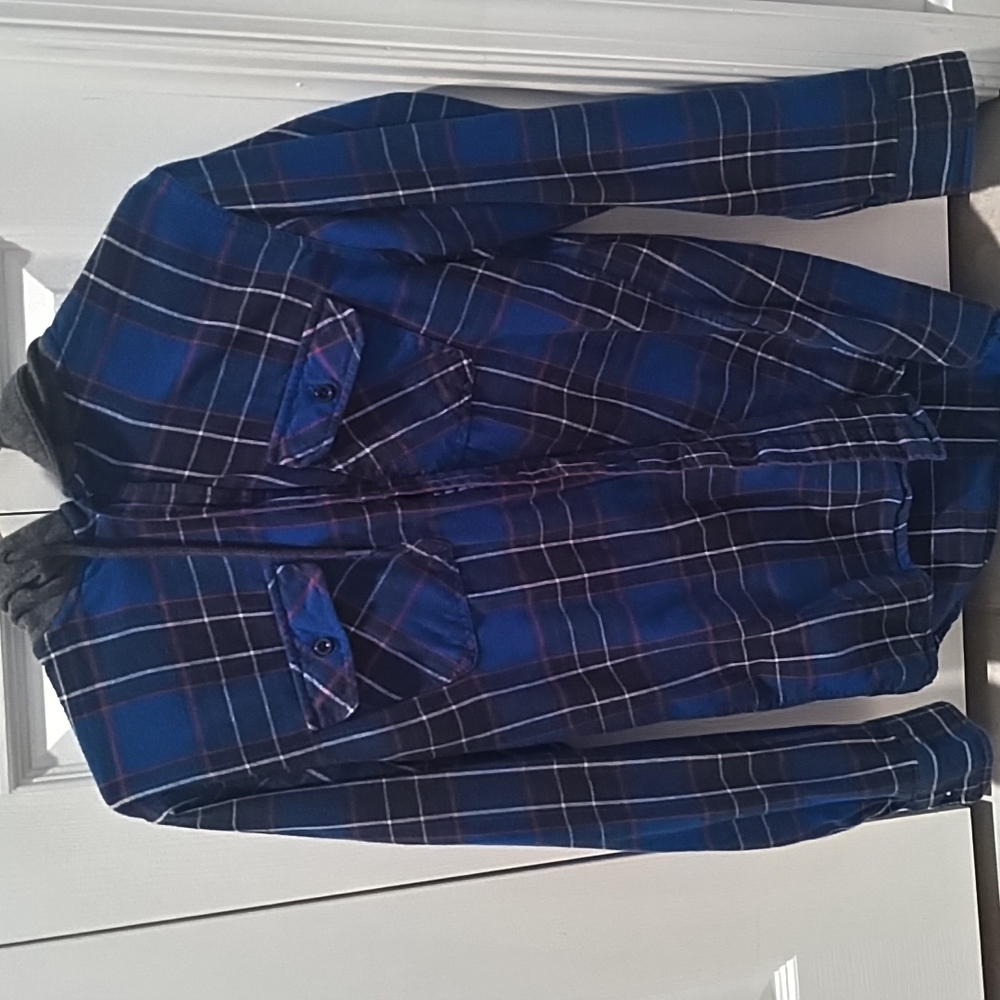 No Boundaries button up hoodie